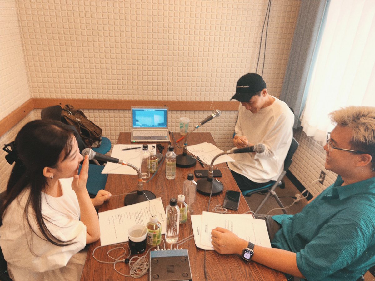 📻世界の天木とESG🌍

KBS京都ラジオ
毎週水曜日21:30〜放送

本日も録ってきたよ🩷
心の底から大爆笑です。
私の私生活ポロリ。
辛口トーク。お勉強。

盛りだくさんな冠番組ラジオです!!!
@sekainoamaki 

#世界の天木 をつけての質問
↓メールでの質問どしどしお待ちしてます
https://t.co/Gq8NuDAdV9