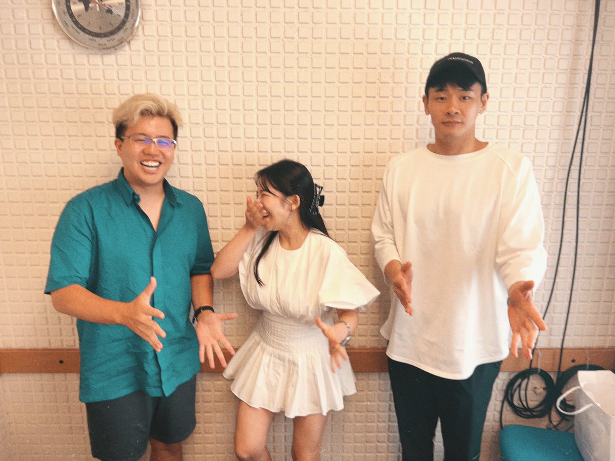 📻世界の天木とESG🌍

KBS京都ラジオ
毎週水曜日21:30〜放送

本日も録ってきたよ🩷
心の底から大爆笑です。
私の私生活ポロリ。
辛口トーク。お勉強。

盛りだくさんな冠番組ラジオです!!!
@sekainoamaki 

#世界の天木 をつけての質問
↓メールでの質問どしどしお待ちしてます
https://t.co/Gq8NuDAdV9