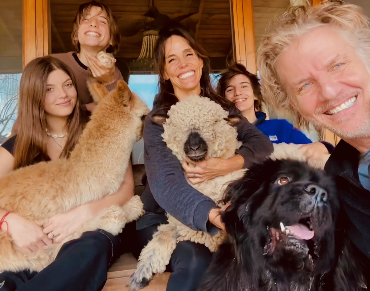 Feliz Cumple, Reina Loca..!! Estamos los que entramos..!! #ReinaLoca ♥️♥️♥️🙌🏽🌈🌺