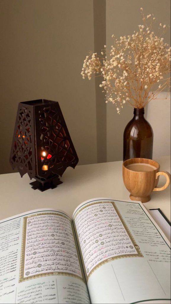 khulud233's tweet photo. "من أبْصَر بِعين قَلْبِه لُطفَ رَبِّه الخَفي ، وتذكر 🫐
كم مرةٍ أنجاه ، عَزَّ عليهِ أن ييأس طرفة عَين" 
#صباح_الخيرᅠ https://t.co/uvwSzg6hGa