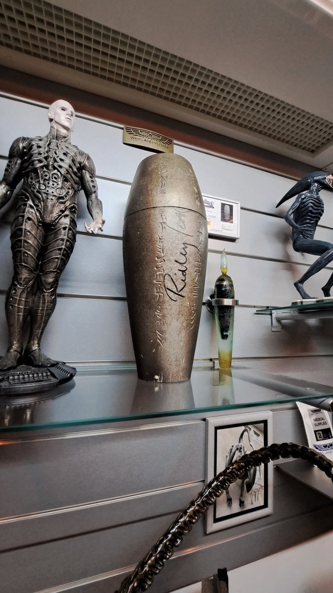 Cris_Arcades's tweet photo. #BuenosDias #FelizMartes #MuseoAlien #Barcelona Para los aficionados de Alien este lugar es un paraíso.
https://t.co/EB5YHN0Crm https://t.co/NQNCokaaIo