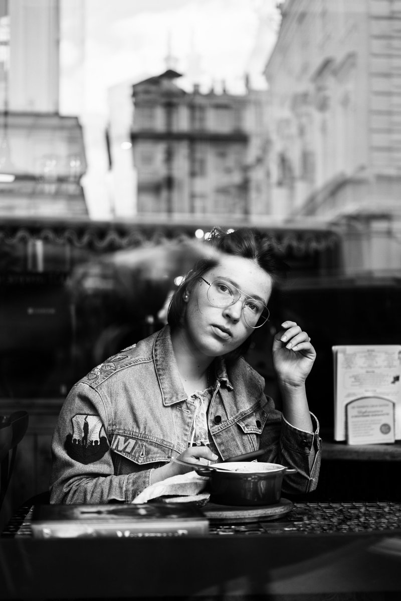 _storysofar_'s tweet photo. From "Behind the window" series

#streetphotography #blackandwhite https://t.co/iDqbPpcZj5