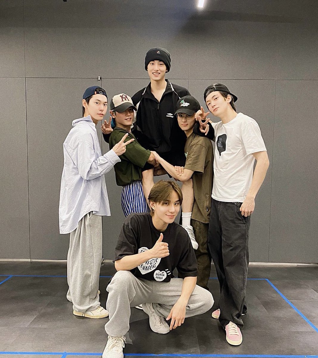 thechxyxhyun's tweet photo. ยูนิต Boss ที่ใฝ่ฝัน 😭😭😭 https://t.co/hkiqJIyeJF