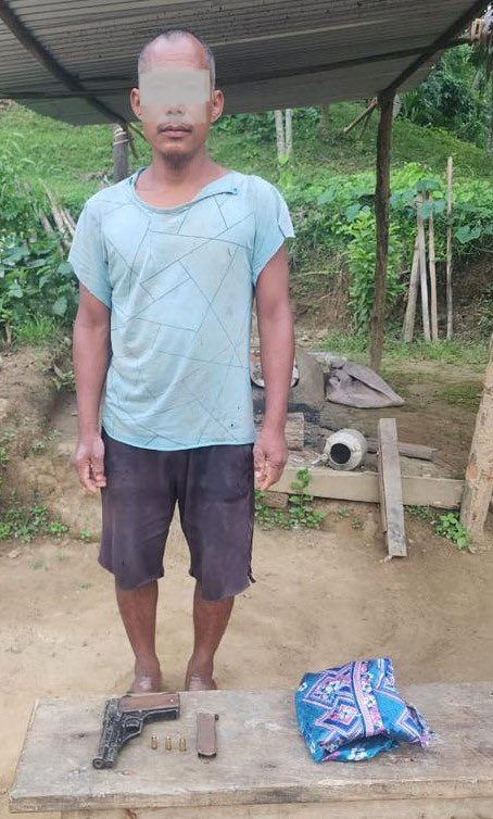 Vigilant <a href="/MeghalayaPolice/">Meghalaya Police</a> foils unlawful arms possession!
Acting on credible input <a href="/wghpolice/">West Garo Hills District Police</a> executed a successful ops at Kerapara. Recovered pistol,ammo and nabbed one person.Pursuit underway to apprehend his associates
Well done team!
<a href="/SangmaConrad/">Conrad K Sangma</a> 
<a href="/PIBShillong/">PIB In Meghalaya</a> 
<a href="/proshillong/">Spokesperson & PRO Shillong, Ministry of Defence</a>