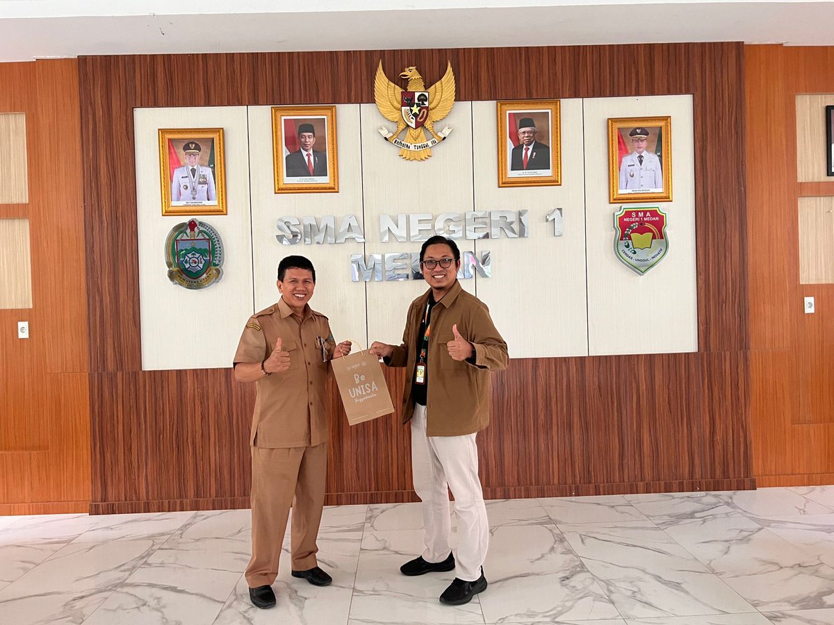 pmbunisayogya's tweet image. Seneng banget, mimin bisa keliling dan silaturahmi ke berbagai sekolah di Kota Medan...😍

Komen dibawah dong, sekolah yg mau dikunjungi ✌️

#2023UNISAINAJA #BEUNISA #MABA2023