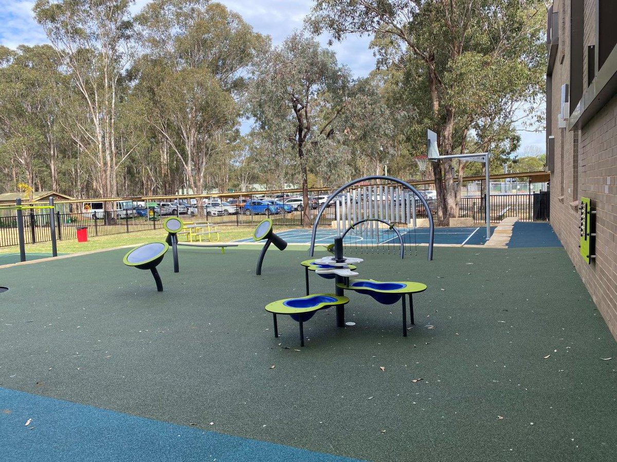 Parkequip1's tweet image. New Support Area for Cambridge Park High School.  A multi level playspace incorporating sensory play, fitness &amp;amp; movement.
#landscapestructures  #highschool #sensoryplay #outdoormusic #playfitness #basketball #supportunit  #playgroundequipment #csbrrubberwetpour @PlayLSI