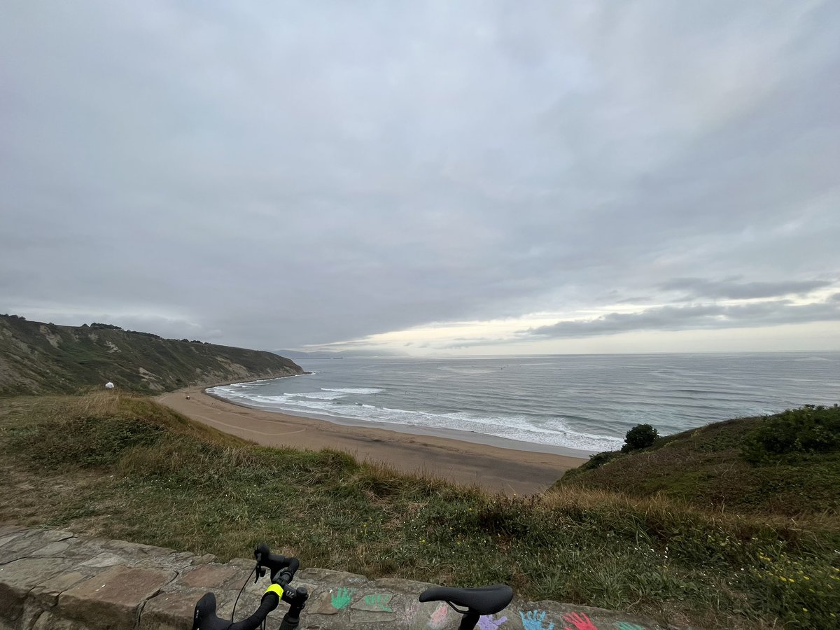 arkaitzj's tweet photo. Early morning rides are fun too! Just after sunrise https://t.co/fWTcqtKPt6