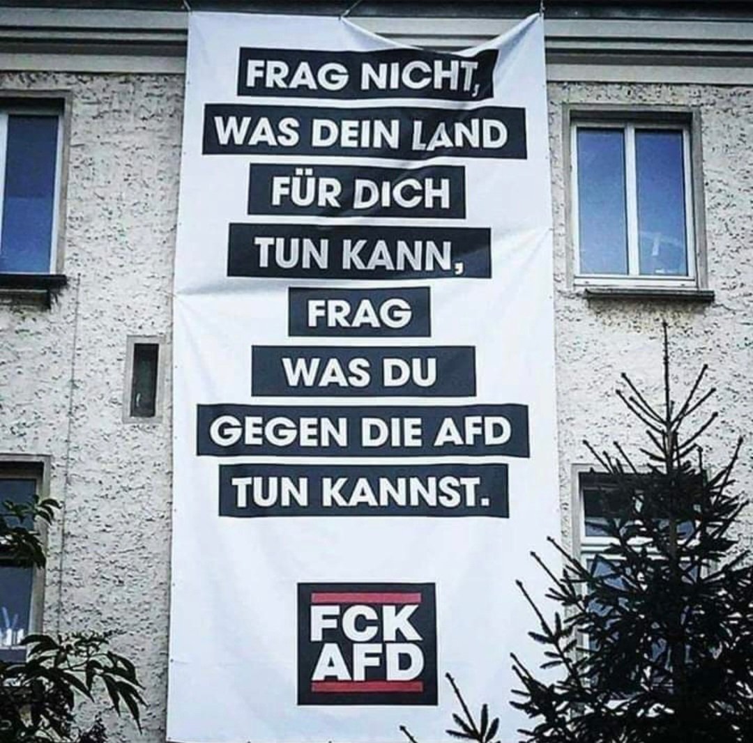 JrgBehlen's tweet photo. Moin zusammen.☕️
Fassadenverschönerung wird nicht von der BuReg. gefördert.🙄
#fckafd 
#wirsindmehr 
#AfDVerbotSofort https://t.co/sh6Dlw9yFg