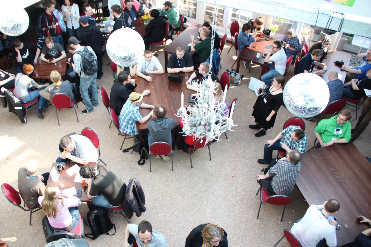 3, 2, 1 ... DEINS? Ab jetzt geht's los und Du kannst Dir Tickets für das #bcruhr15 ziehen. Hier geht's lang, wir sehen uns im UPH?  

barcamp.ruhr/tickets 

(Foto: @SimSullen)