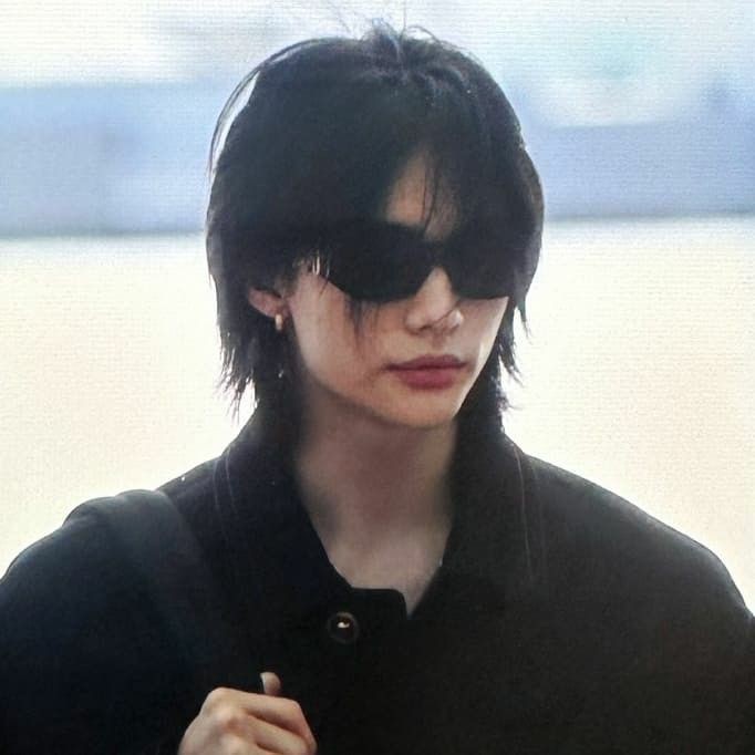 LEEholic r!na. tweet media
