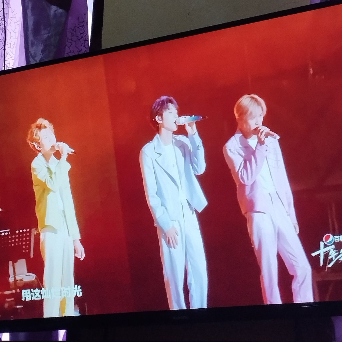 weasleywitches's tweet photo. gue setiap liat produk baru nya focallure selalu keinget tfboys KARENA I SEE NO BEDA😭😭😭😭🤏🤏🤏 https://t.co/kuYFJgjRRn