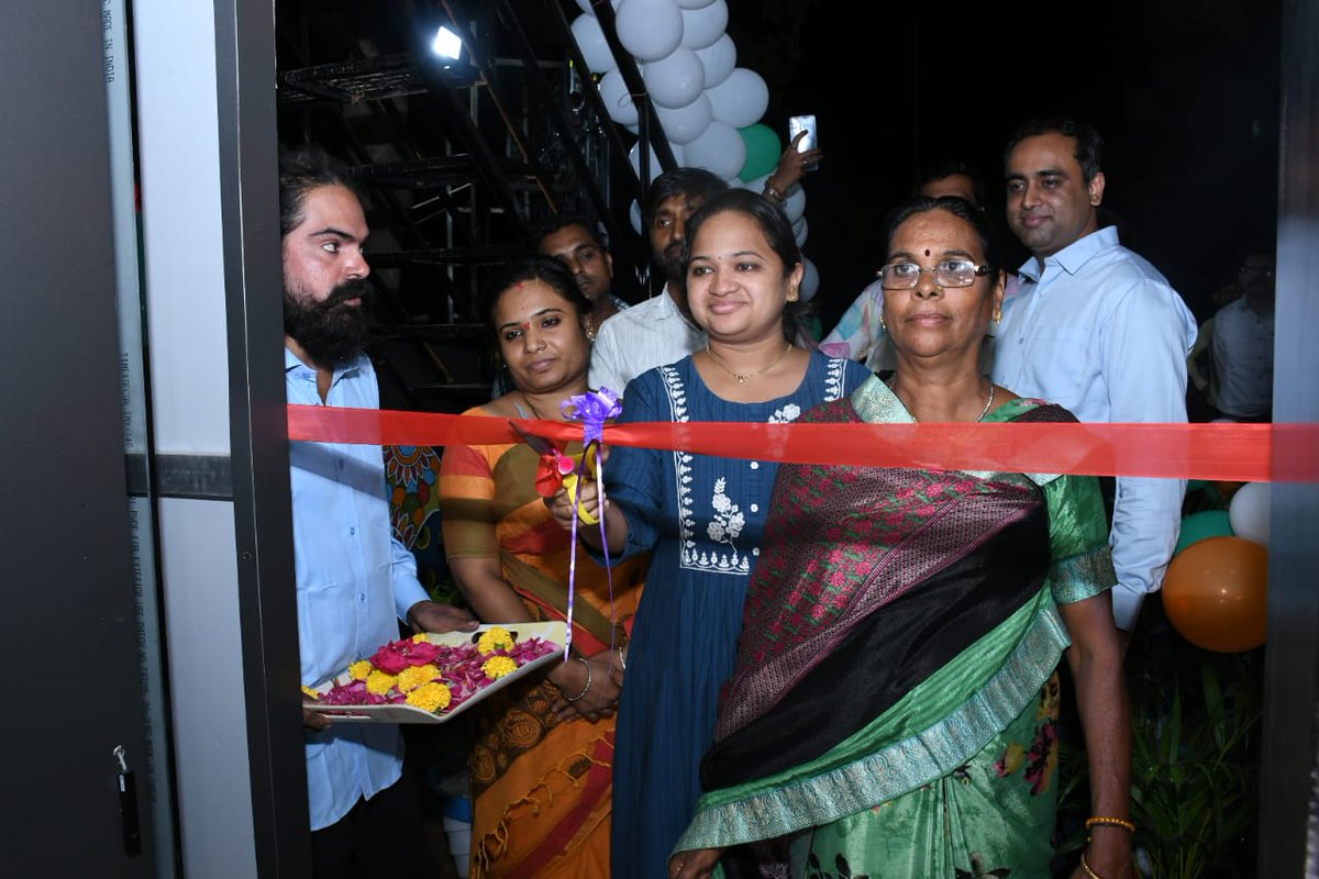 ngpnmc's tweet image. याप्रसंगी मान्यवर उपस्थित होते.
#nmc #smarttoilets #cleanliness #nagpur #smartpublictoilet #seniorcitizens #nagpurcity #nmc #SwachhSurvekshan2023 #MissionLiFE #ChooseLiFE #माझीवसुंधरा