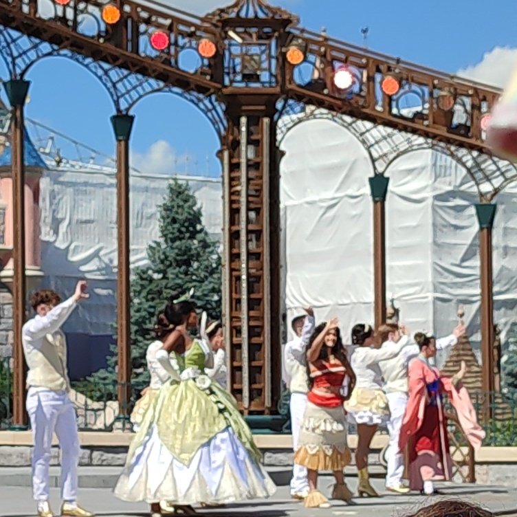 MickeyMagical62's tweet photo. Un moment d'aventure et de courage avec Les Princesses .
➡️ Vous pouvez les retrouver à Castle Stage près du château pour 3 représentations : 13h05, 13h45 et 14h30!
➡️ Show de 15 min !
Quelles sont vos Princesses Préférées ? 🤴👸🏯
#princessesdisney #WaltDisney https://t.co/5wIa8vmT4V