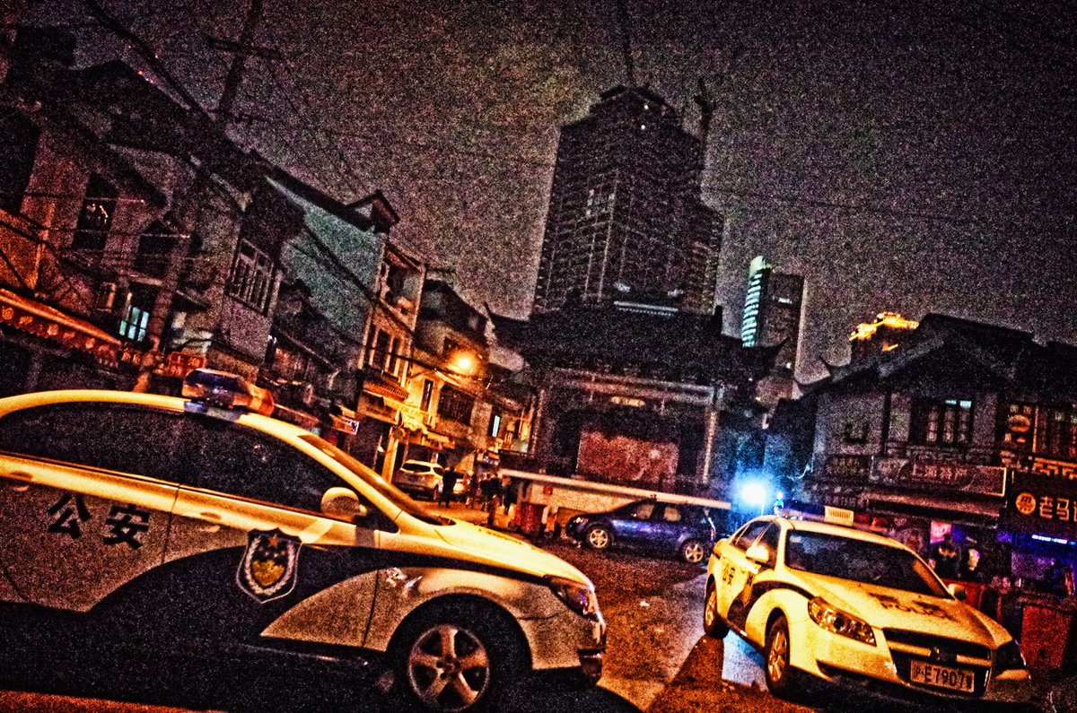 MEGACOLORPUNCH's tweet photo. #上海 #ストリートスナップ #写真 #streetphotography #foto #colorful #夜 #街 #中国 #China #Highsensitivity #police #Alley #旅 #路地裏 #night #nightphotography #photography #walking #散歩 #GR #policecar #nightwalking #警察 #streetsnap #夜景 #公安 #nightroad R0011248-111 https://t.co/iFjOTrHMEM