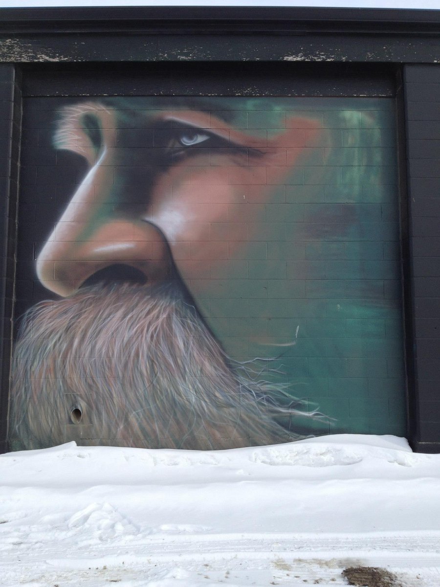Goodbine56's tweet image. #LannyMcDonald from Hanna, Alberta, SO RESPECTED, folks in Saskatoon honoured him in wall ink.  LEGEND.