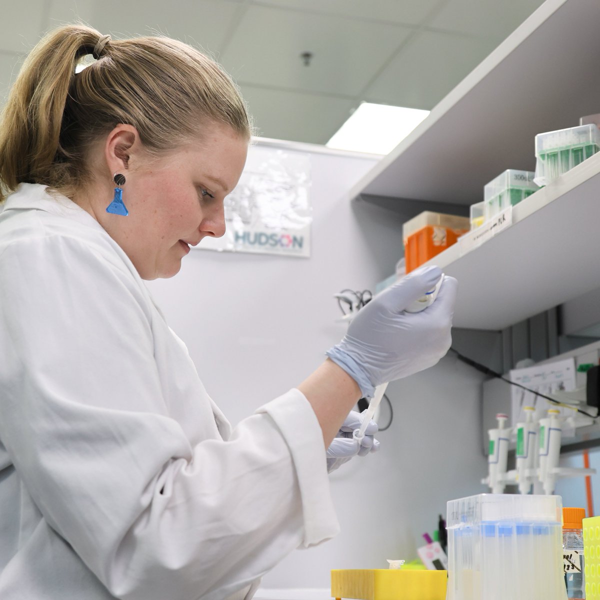 Hudson Institute of Medical Research (@hudson_research) on Twitter photo <a href="/DrEmilyGulliver/">Emily Gulliver</a> & the team's findings, published in the Journal of Functional Foods, are exploring how sulforaphane (present in cruciferous vegetables like broccoli & cauliflower) can change bacteria in the #Gut🦠
➡️ bit.ly/45g0cRl
(We love Dr Gulliver's earrings🧪🧑🏽🔬) <a href="/DrEmilyGulliver/">Emily Gulliver</a> & the team's findings, published in the Journal of Functional Foods, are exploring how sulforaphane (present in cruciferous vegetables like broccoli & cauliflower) can change bacteria in the #Gut🦠
➡️ bit.ly/45g0cRl
(We love Dr Gulliver's earrings🧪🧑🏽🔬)