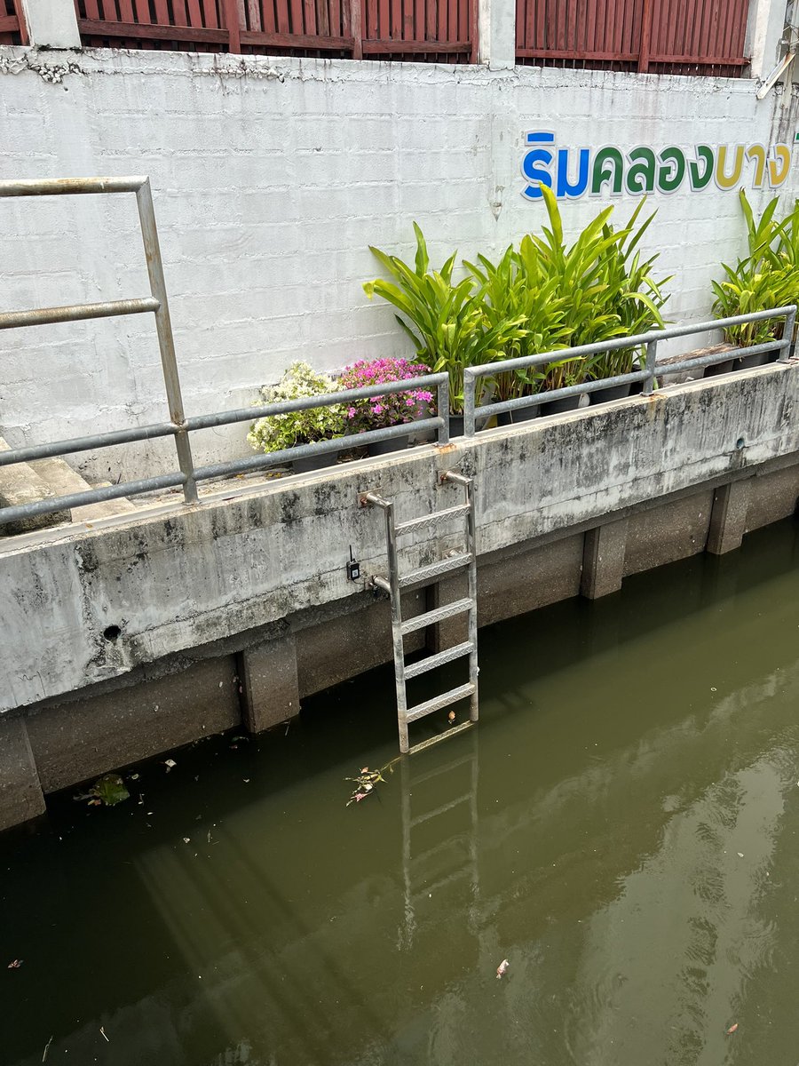 SouthernIoT's tweet photo. Real world Flood Monitor and Warning System project in Bangkok Thailand using Dragino LDDS75 as a Sensor and Helium network via SenseCAP M1 helium hotpots and other hotspot in the area. 

#Bangkok #Thailand #IoT #Helium #LoraWAN #HNT https://t.co/QLlmEz9aKN