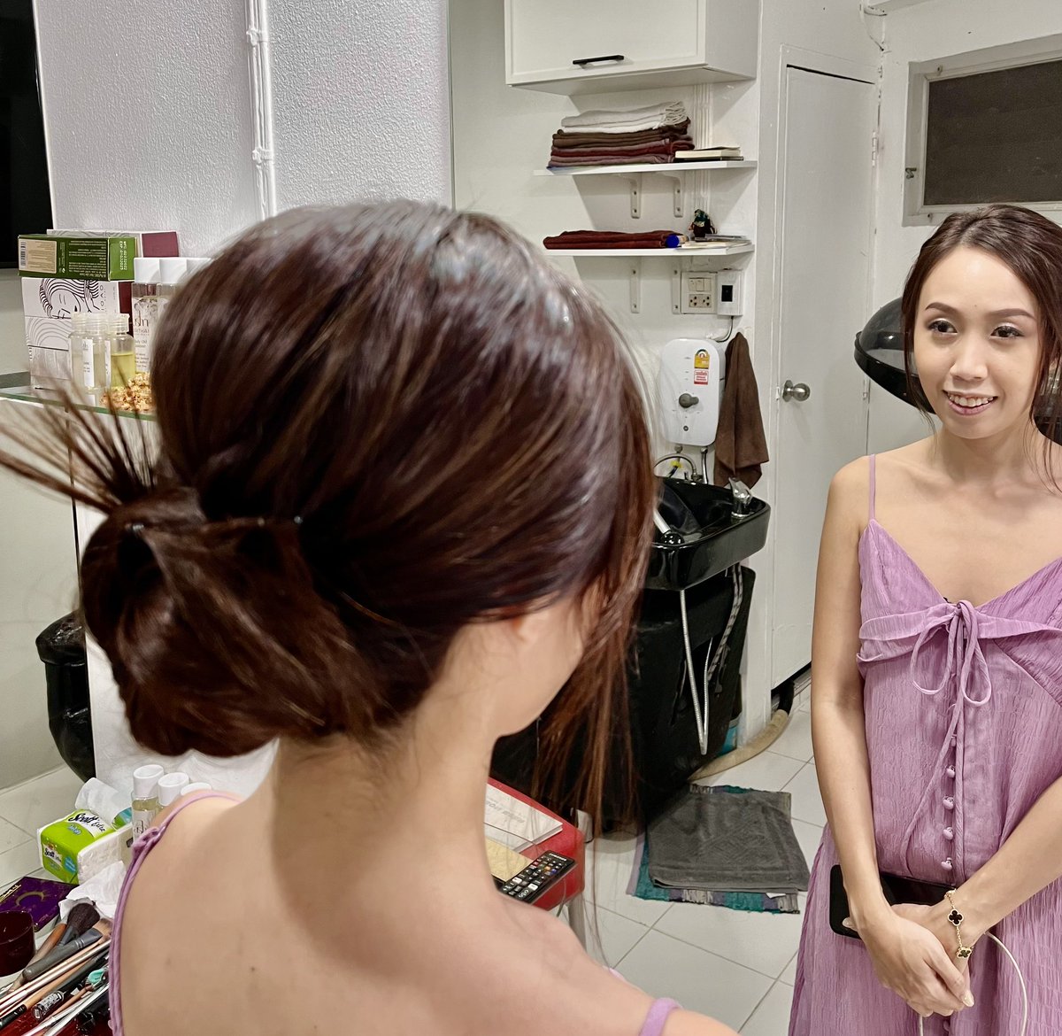GGracesalon's tweet photo. 22-8-23
#Asake02Arena #BachelorNation #BINANCE #BRICS #Ukraine #ทักษิณกลับบ้าน #ทักษิณ #ทักษิณกลับไทย #ทักษิณชินวัตร #โหวตนายกรอบ3 #เศรษฐาทวีสิน ชื่อร้านทำผม Grace beauty salon &amp;makeup artist หาใน google maps นะคะฝากร้านด้วยค่ะตัดผมเปลี่ยนชีวิตแต่งหน้าเปลี่ยนชีวิตมาทางนี้ค่ะ ทอง https://t.co/YG1fNK5ilr