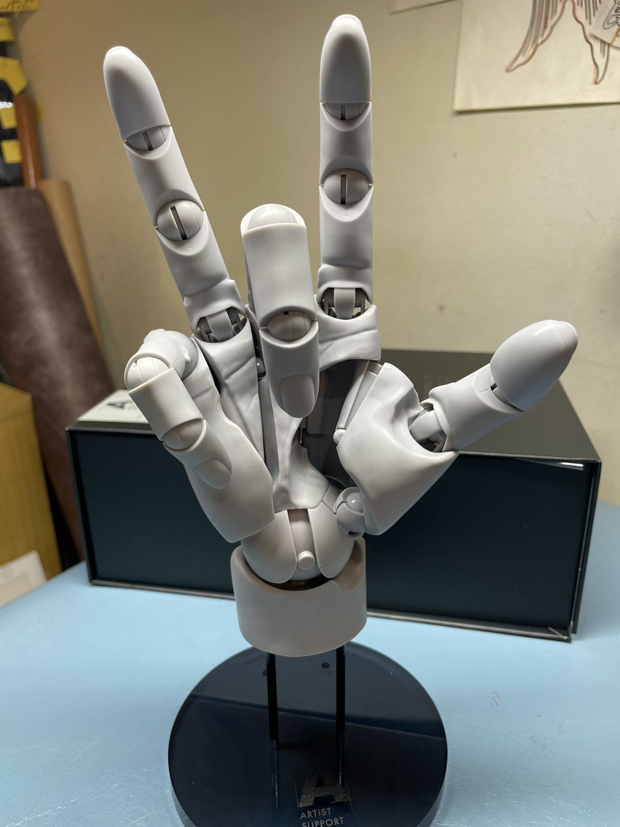 Mitsuoqp's tweet image. 壽屋さん
届きました！ありがとう!
#handmodel 
グワシ！