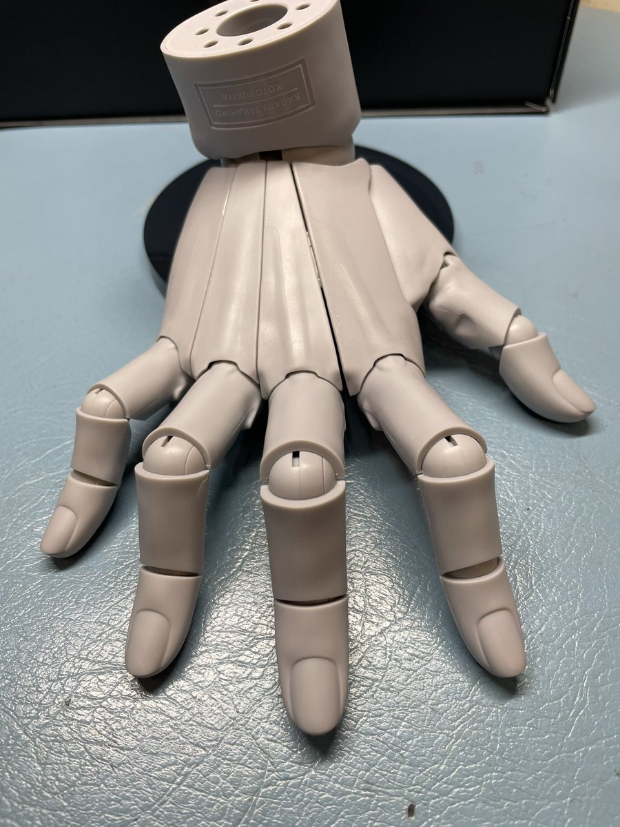 Mitsuoqp's tweet image. 壽屋さん
届きました！ありがとう!
#handmodel 
グワシ！