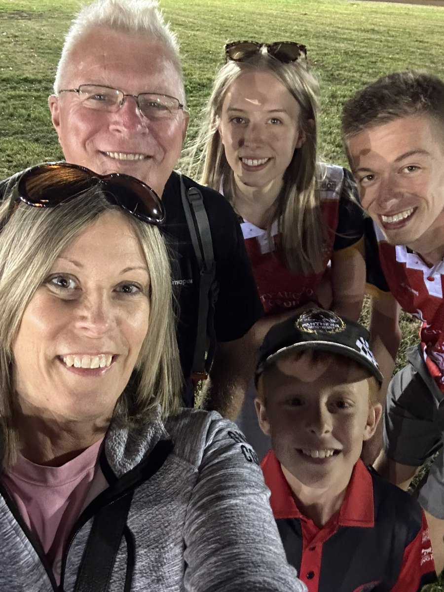 Helen38538193's tweet photo. Wow what a great night @PboroPanthers brilliant result. Even more memorable to have the experience  in the infield thanks Peterborough supporters club for making it happen. Friend all the way from  🇦🇺joined us. #britishspeedway at its best. Need to keep this great sport. https://t.co/NYCA20mMi0