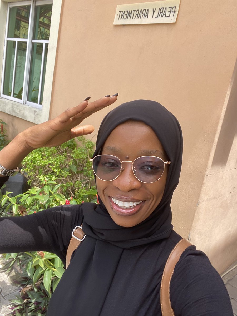 Shark_Lawal's tweet photo. Face card! My skin is skinning.
#facecard #life #liveafulllife #peace #skincare #skincaretips https://t.co/i4T7OTK8dQ