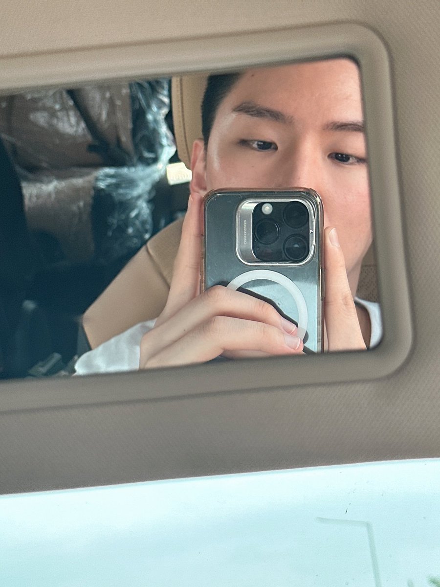 kihyunsunrise's tweet photo. my forever love, i will miss you so much. you are gonna do well and this year and a half will go faster than we think. serve well and come back safely to us, i will be here to tell you "i've waited for you" when the time comes. 

i love you so much, let's meet soon again ❤️ https://t.co/Ep5xHMfkcJ