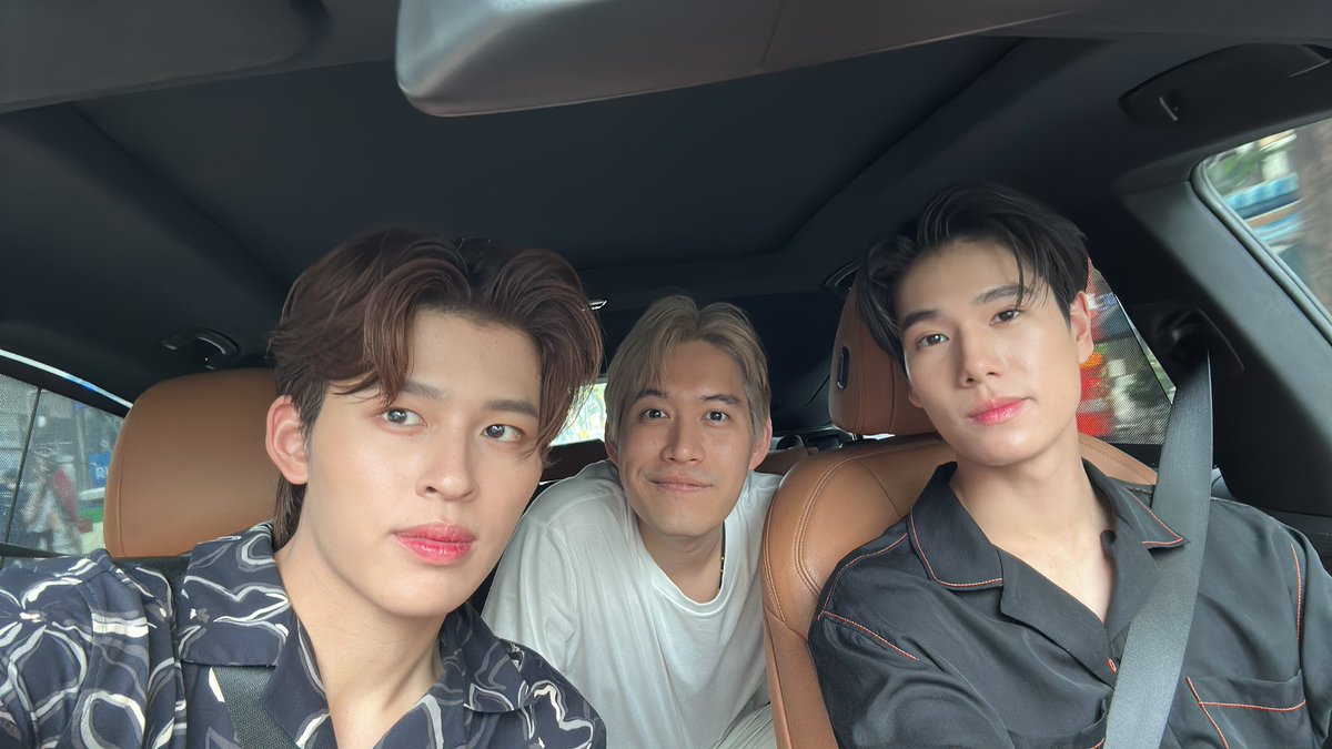 ppnaravit's tweet photo. เสดงานนน https://t.co/xs35yl5hR3