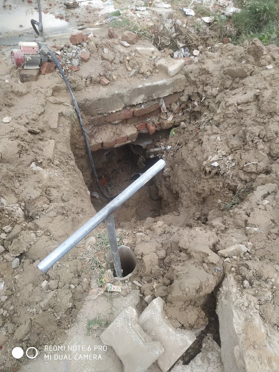 Rvnder5567Singh's tweet photo. @cmohry @mlkhattar @Dchautala  village mandhan me pani ka bhari sankat h. 20 din ho gye koi sunwai nhi h ji. https://t.co/qM5FCpEf1N