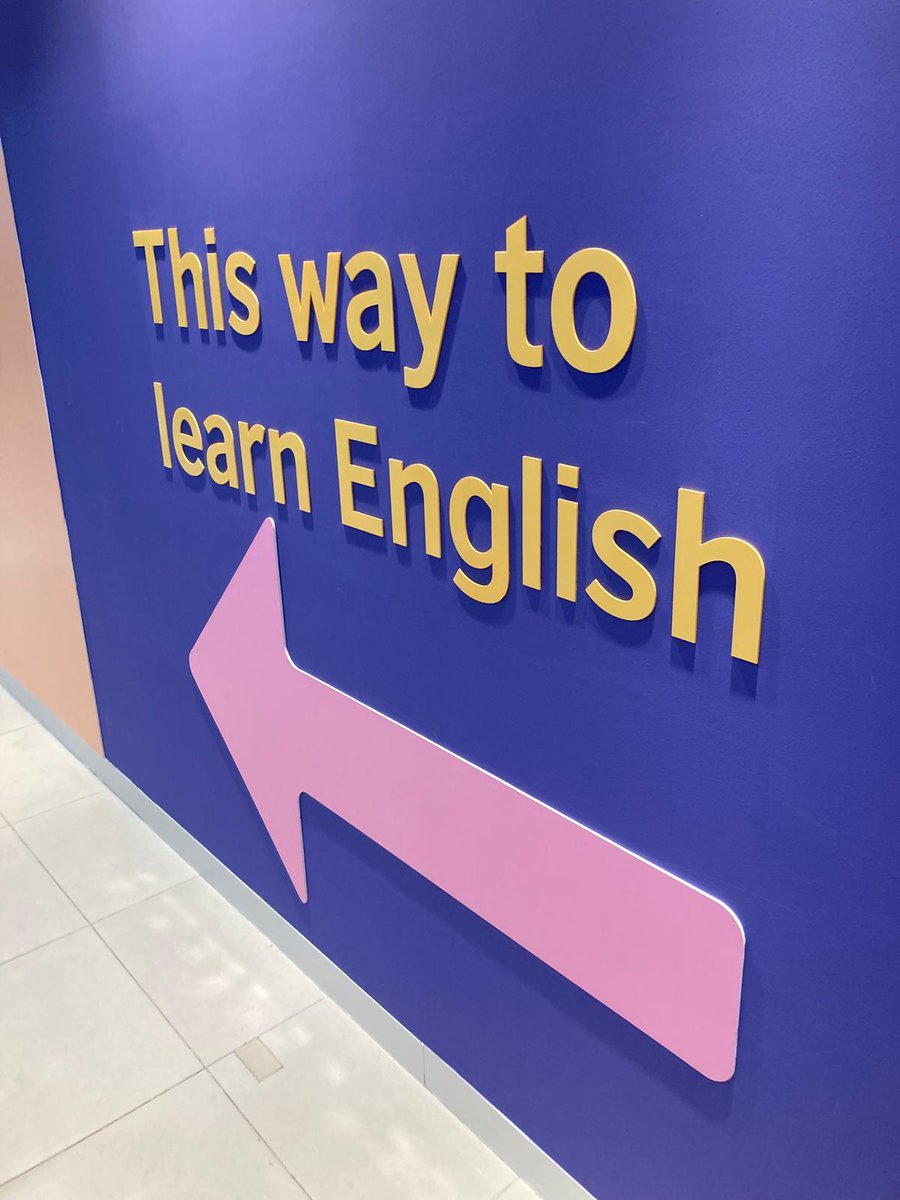 HuddlestonNigel's tweet photo. 🇬🇧 🇻🇳 Excellent to meet with @BritishCouncil Vietnam as they celebrate 30 years of incredible contributions to Vietnam's skills development this year. https://t.co/dE85qqfgv0