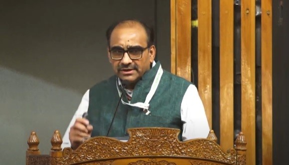 mopr_goi's tweet image. He further added every citizen must know about the #CitizenCharter through #MeriPanchayatApp; #ServicePlus developed by #NIC- #MoPR exclusively for service delivery by #GramPanchayats; adds in Service Plus you can get Panchayat services at one platform.