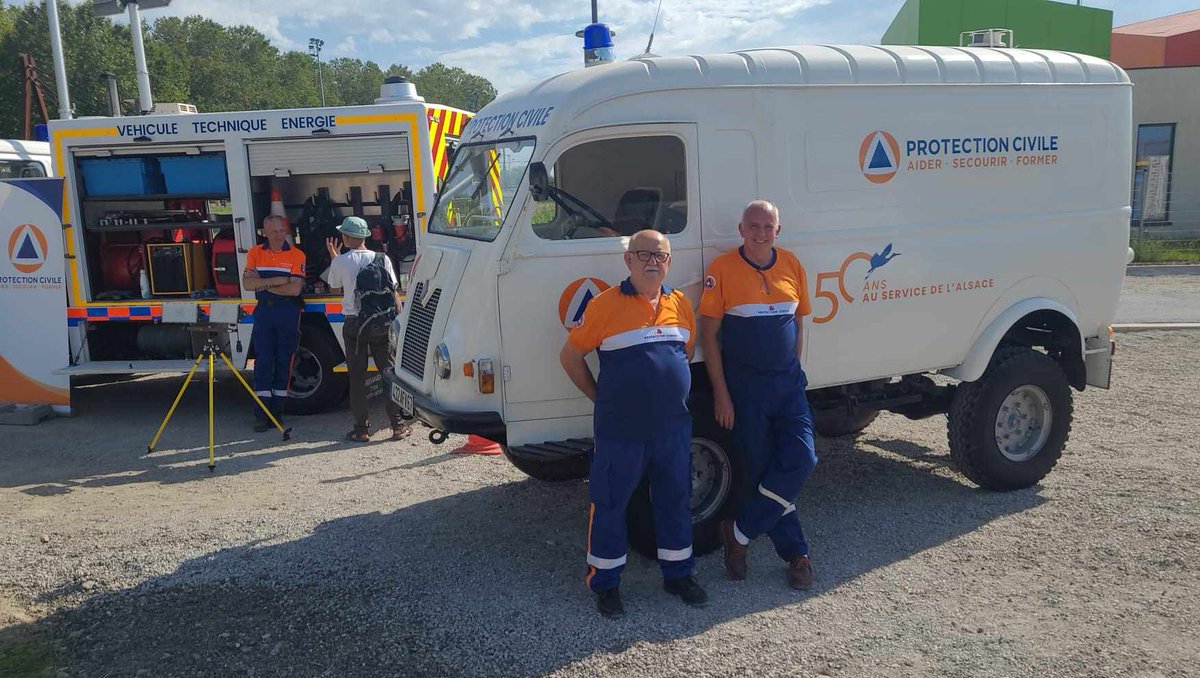 adpc67's tweet image. 5⃣4⃣ bénévoles de la 𝗣𝗿𝗼𝘁𝗲𝗰𝘁𝗶𝗼𝗻 𝗖𝗶𝘃𝗶𝗹𝗲 étaient mobilisés en 𝗔𝗹𝘀𝗮𝗰𝗲 durant ce week-end :
- Fête du Canal à #Eschau
- Gardes SAMU à #Strasbourg
- Formation Continue PSE2
- Entraînement Cyno à #Duppigheim
- Protec Tour à #Eschau
- Plan Canicule à  #Oberhoffen