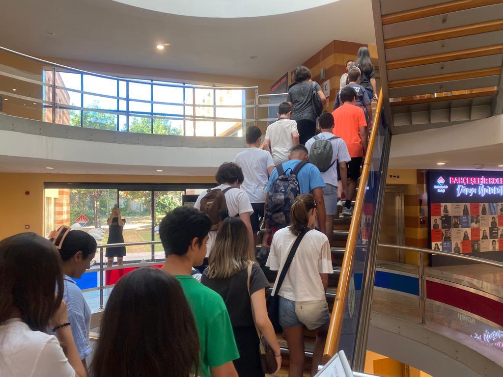 2023-2024 Eğitim Öğretim dönemi Fen ve Teknoloji Lisesi hazırlık sınıfı için düzenlediğimiz ‘Dil Yeterlilik Sınavı’ öğrencilerimizin yoğun katılımıyla başladı. Tüm öğrencilerimize başarılar dileriz. 💙❤️