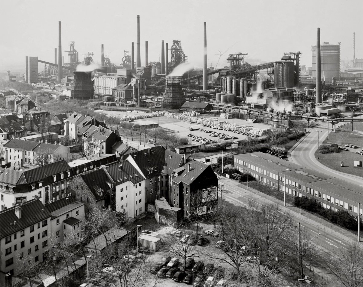 photobookjunkee's tweet photo. 📷 Bernd &amp; Hilla Becher https://t.co/e9dTT4ZGBb