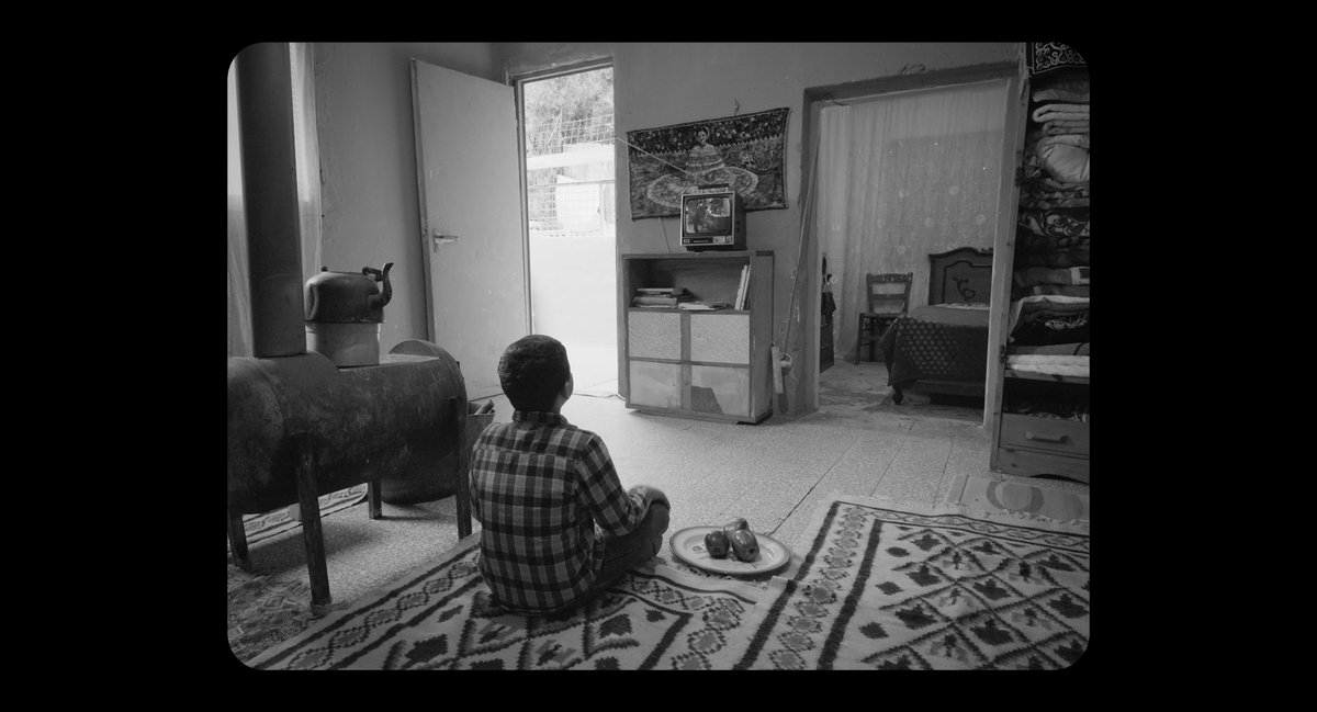 authorwave's tweet photo. 🎥 Laughing in Afghanistan - Ο Καρίμ Ασίρ δίνει παραστάσεις με μoναδικό όπλο το γέλιο σ’ ένα ρημαγμένο Αφγανιστάν. Παρακολουθούμε την περιπέτεια της ζωής του και εξερευνούμε το θέμα του γέλιου.
Σκηνοθεσία, Σενάριο: Αννέτα Παπαθανασίου
Εργαστήριο εικόνας: AUTHORWAVE https://t.co/21S4pMyOh8