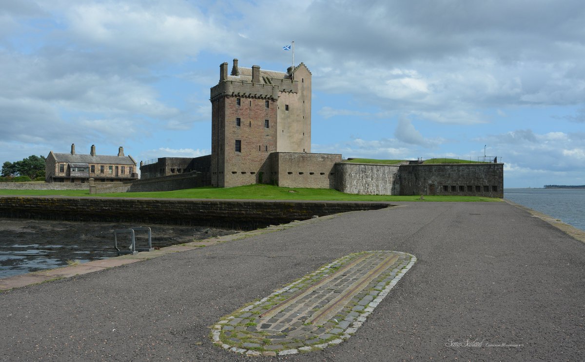 CJMorrison65's tweet photo. ScenicScotland.
Broughty Castle, Dundee.
#scotland #history #castle #broughtycastle #broughtyferry #firthoftay #dundee #angusshire https://t.co/e5zKihqdcd