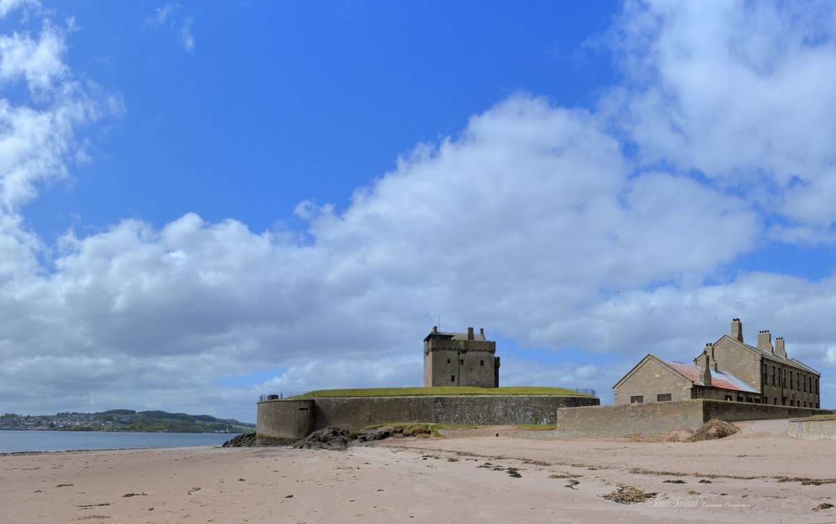 CJMorrison65's tweet photo. ScenicScotland.
Broughty Castle, Dundee.
#scotland #history #castle #broughtycastle #broughtyferry #firthoftay #dundee #angusshire https://t.co/NSyW5ac7JR