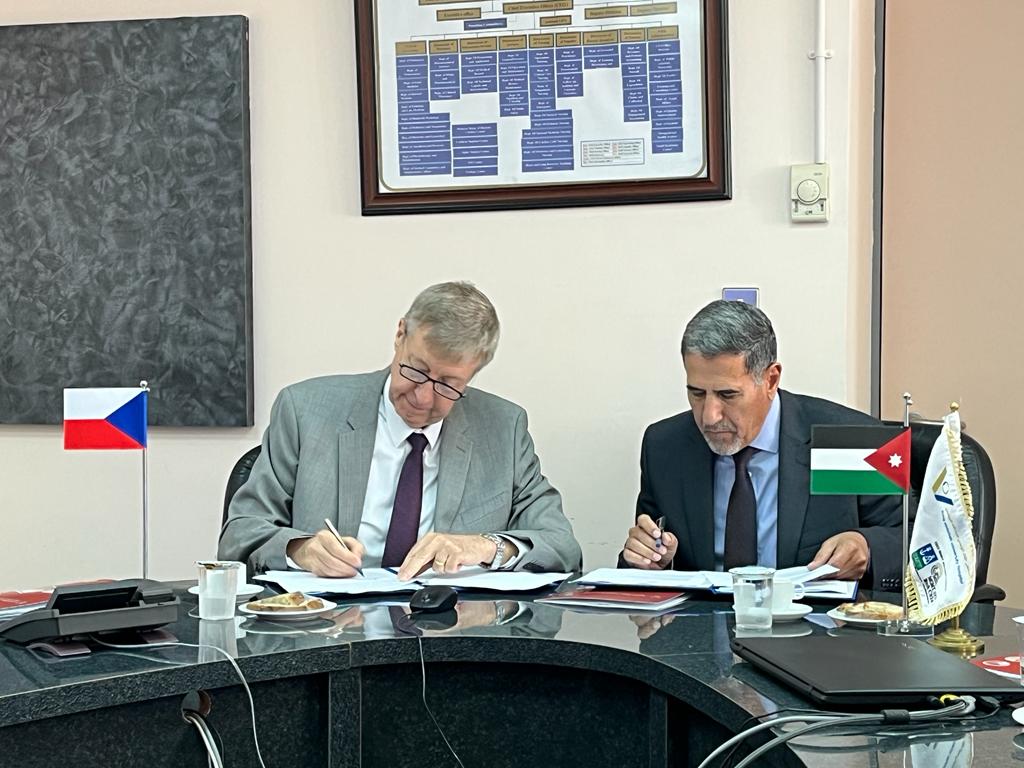 CZinAmman's tweet photo. The Czechia Ambassador H.E. Alexandr Sporys visited King Abdullah University Hospital in Irbid where he signed with the CEO Prof. Mohammed Al Ghazo a donation agreement for Czech made medical equipment. Part of this visit was also inspection of previous donations. #czechaid https://t.co/UGVDi2JtZd