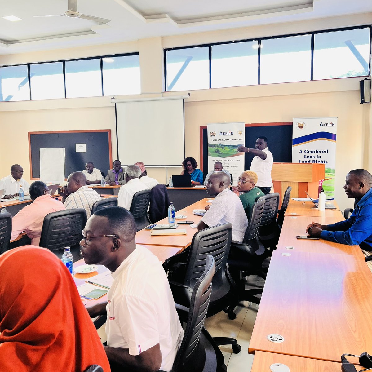 .<a href="/HomaBayCountyKE/">𝐇𝐨𝐦𝐚 𝐁𝐚𝐲 𝐂𝐨𝐮𝐧𝐭𝐲</a> welcomes <a href="/KELINKenya/">KELIN</a>, <a href="/NLC_Kenya/">National Land Commission</a> &amp; <a href="/MinistryOfLands/">LANDS MINISTRY KENYA</a> to facilitate land sensitisation dialogues focused on promoting understanding of land rights, processes within land structures.
kelinkenya.org/national-land-…
#StrategicPartnerships