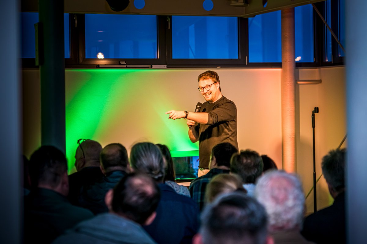 rt_fm's tweet image. 15 Jahre rtfm – was für eine Zeit! 🚀 Vielen Dank für die gute Zusammenarbeit in all den Jahren – verbunden mit der Frage „ist es denn wirklich schon so lange her?“ – ja, es ist! 
Danke Ihnen &amp;amp; Euch für die Glückwünsche per Mail, Telefon oder vor Ort! Auf die nächsten 15!