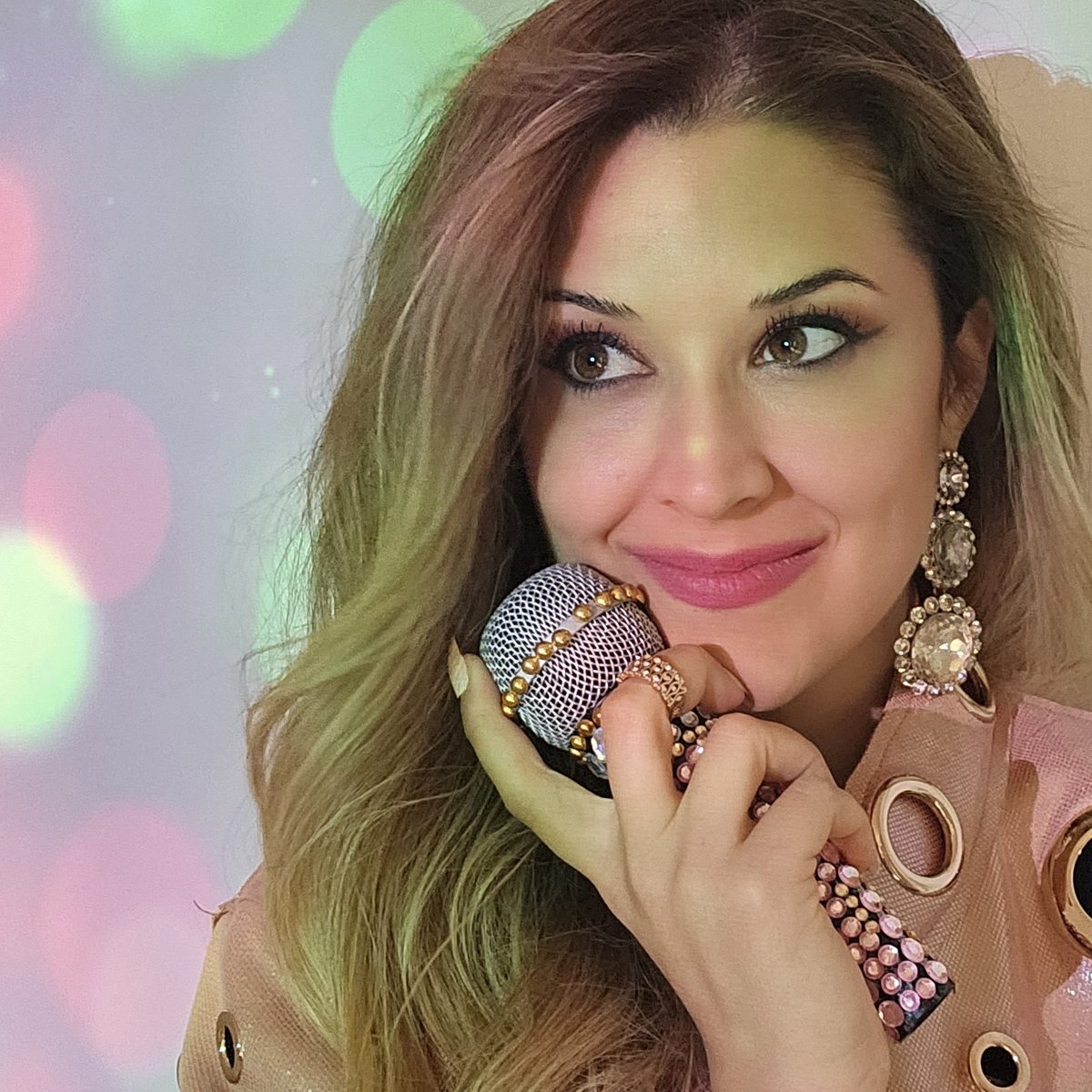 "Be the voice of your own song"
#melissasanley #quote #song #voice