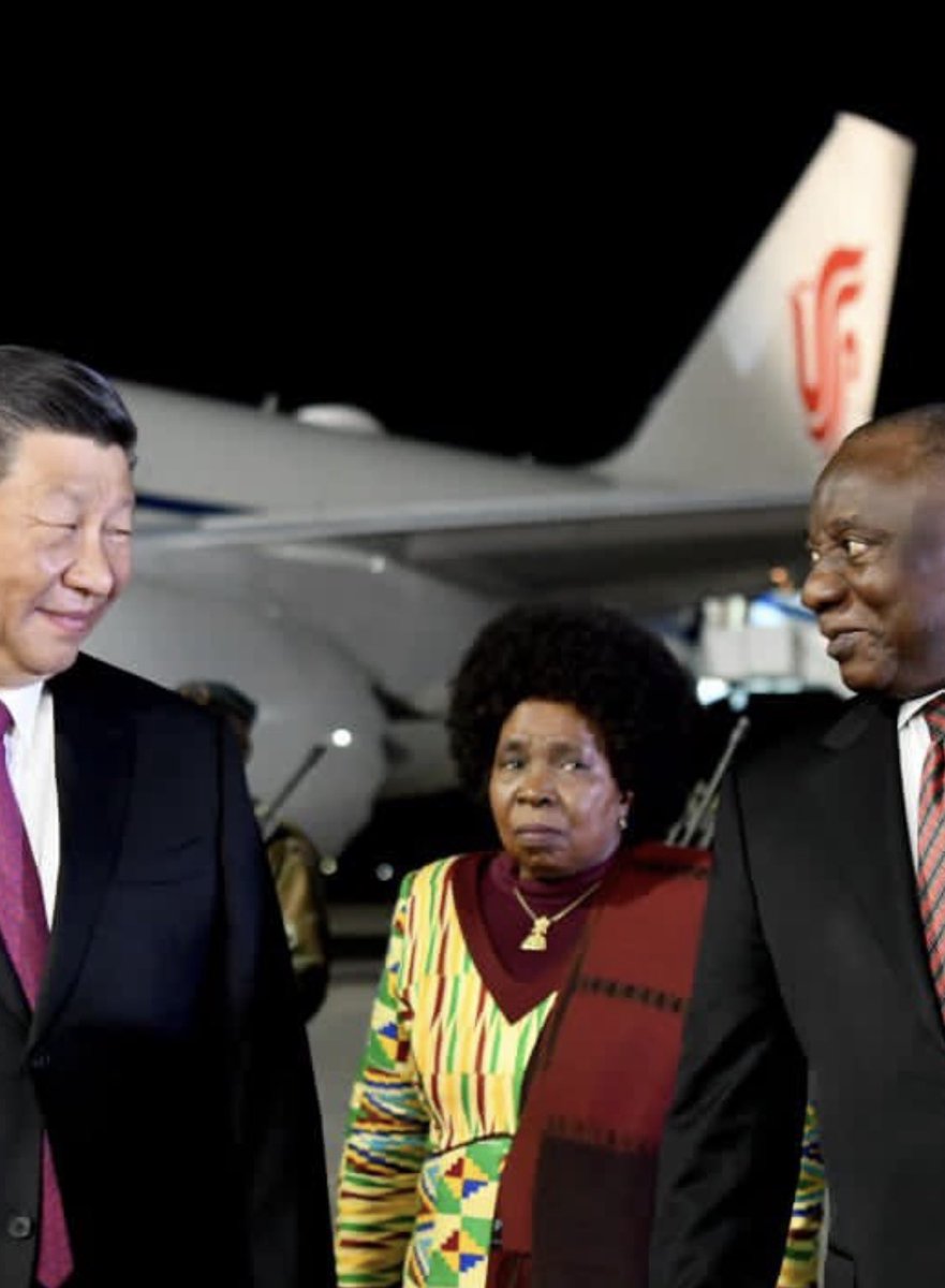 Sentletse's tweet photo. When your President is an embarrassment https://t.co/uVHcWmmjPR