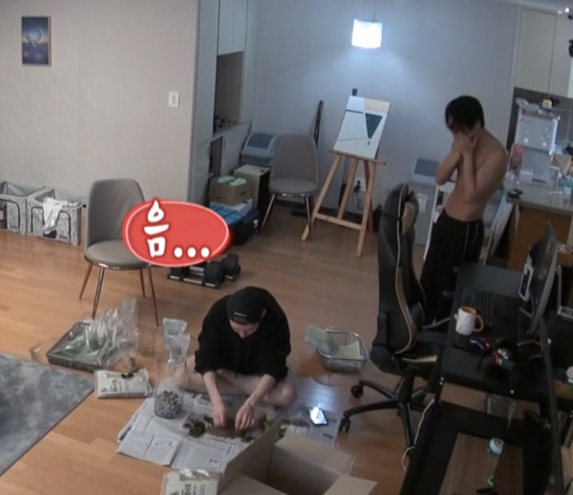 imluvki's tweet photo. After 8 years of living together and being roommates, changkyun will go home and sleep alone today :( https://t.co/nWFeex6GfG