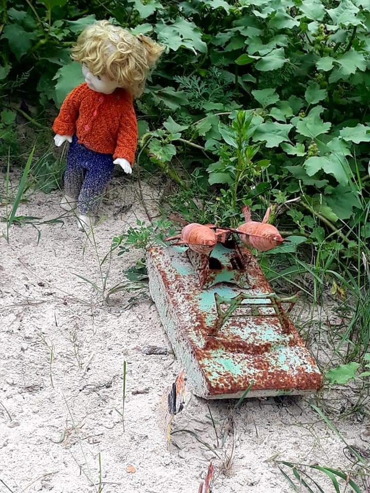 HotelInsonmia's tweet photo. @facebook me recuerda que hace cuatro años exactamente escribí esto:

No intentes solucionar la realidad en mitad de la noche.

#PhilipKDick

#Chernobyl2019, #Ucrania2019 https://t.co/vU0nCB9xmk