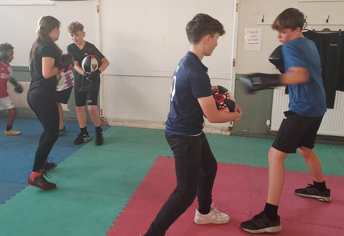 atomicabcboxing's tweet image. Great session last night 🥊 

And the newest member to the Atomic family 
Smashed it Harry🥊💥🥊

Atomic Boxing Club
Monday 7-8pm 

Farnham
GU98RR 
07387842327

@atomicboxingclub

#boxing
#Farnham
#learnsomethingnew 
#AtomicBoxingClub 
#youvegotthis