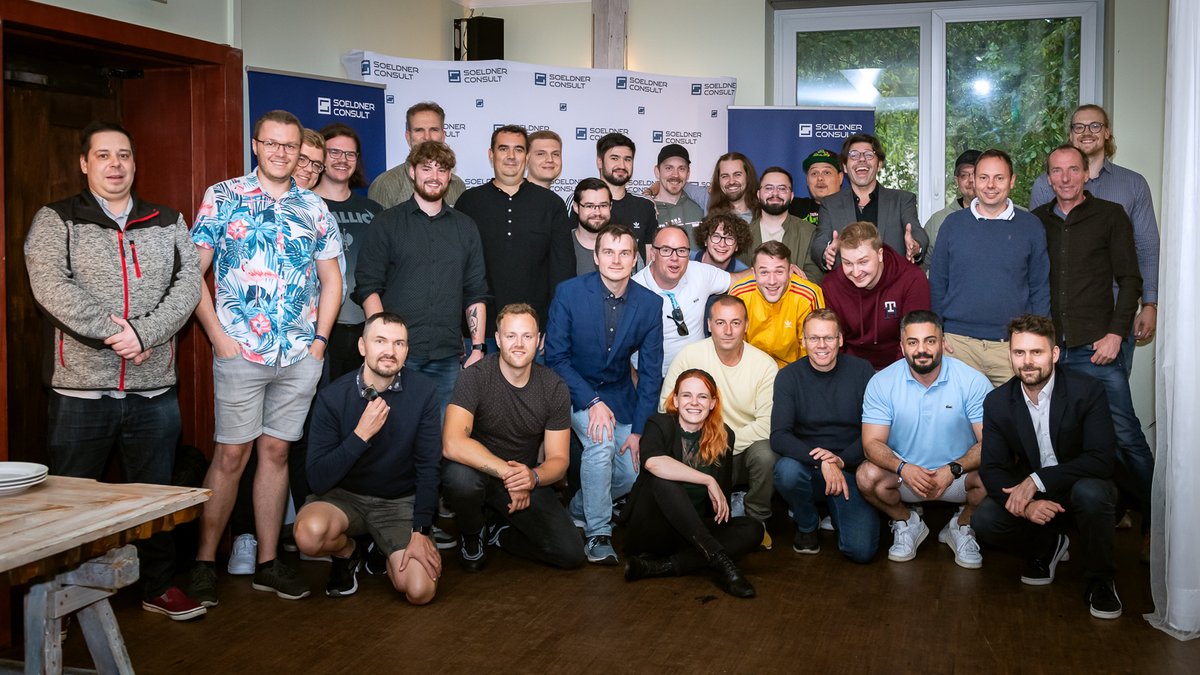 Söldner Consult (@soeldnerconsult) on Twitter photo Unser Team 🦾😃
(nicht ganz komplett, aber nahe dran 😉)
#team #yeah <a href="/SoeldnerConsult/">Söldner Consult</a> #IT #cloud <a href="/gsoeldner/">Guido Soeldner (ich/meins)</a> <a href="/JensSoeldner/">Jens Soeldner</a> #Sommer #GoodVibes Unser Team 🦾😃
(nicht ganz komplett, aber nahe dran 😉)
#team #yeah <a href="/SoeldnerConsult/">Söldner Consult</a> #IT #cloud <a href="/gsoeldner/">Guido Soeldner (ich/meins)</a> <a href="/JensSoeldner/">Jens Soeldner</a> #Sommer #GoodVibes