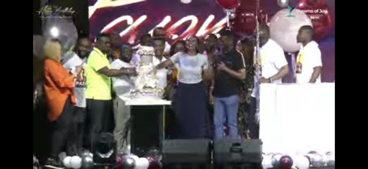 AdejokeFestus's tweet image. Happy birthday Papa💃💃Thank you for raising a giant in us to always Pray.. 
#welovepastorjerry #NSPPD #streamsofjoyinternational