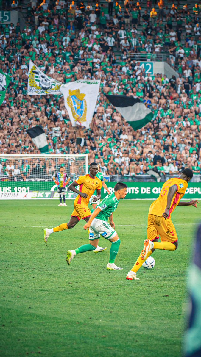 bouchouari_fp's tweet photo. Pour le plaisir de vos yeux! 📸👀❤️
📸 : BwarDesign (insta)
#ASSE #SaintEtienne #Verts #Football #Ligue1 #StadeGeoffroyGuichard #ChaudLesVerts #AllezLesVerts #ForzaASSE #ASSEFamily #FansASSE #GreenTeam #ASSEFans #ASSENation #FiertéVerte
#bouchouari #benjaminbouchouari https://t.co/jZC8vVv3gK