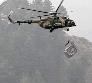 Request to all please pray for these guys 7 children's are trapped in chairlift, May Allah Pak give courage to rescue team that can complete rescue operations successfully! 
#Battagram #accident
