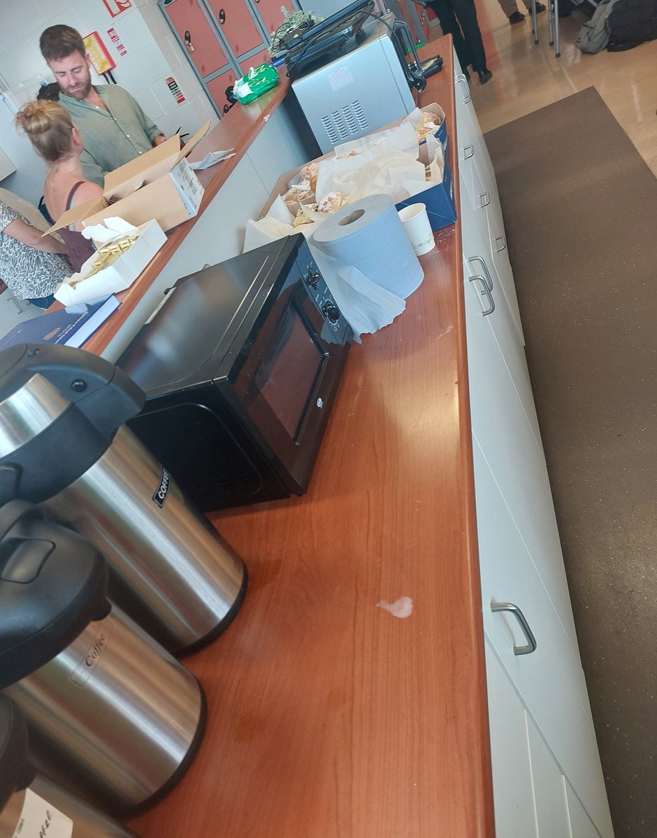 cpsetanta's tweet image. Tea, coffee, and scones waiting to welcome our staff back this morning #meitheal #Teamddletb